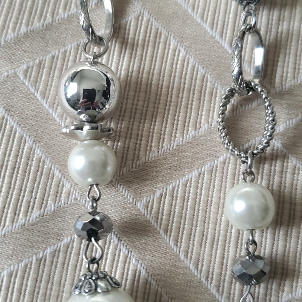 Pearl and silver women's necklace 24 inches silver and pearl